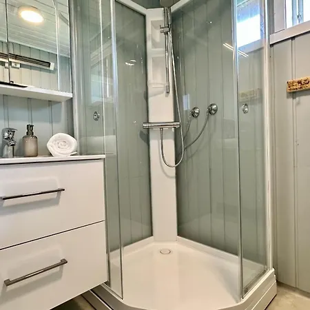 Eagle Bay - Waterfront Rorbu C Chalet Sørvågen